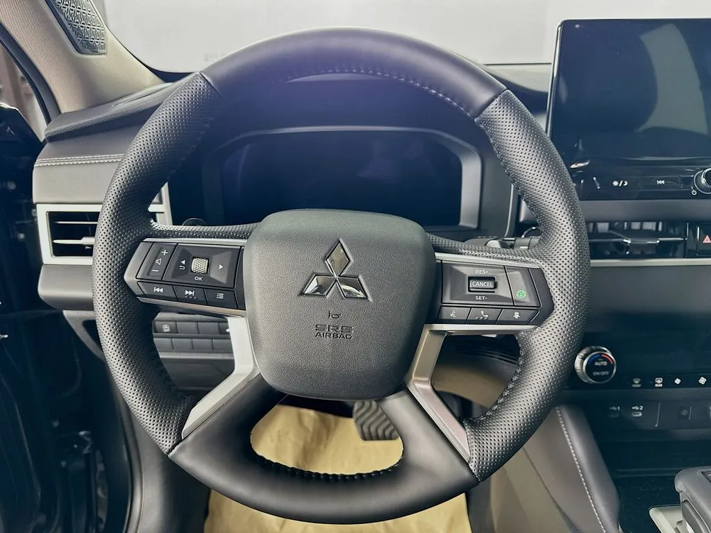 2026 Mitsubishi Outlander SE - Photo 11