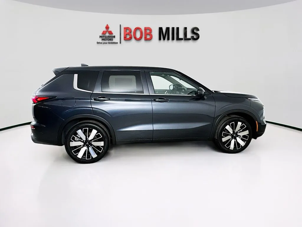 2026 Mitsubishi Outlander SE - Photo 8