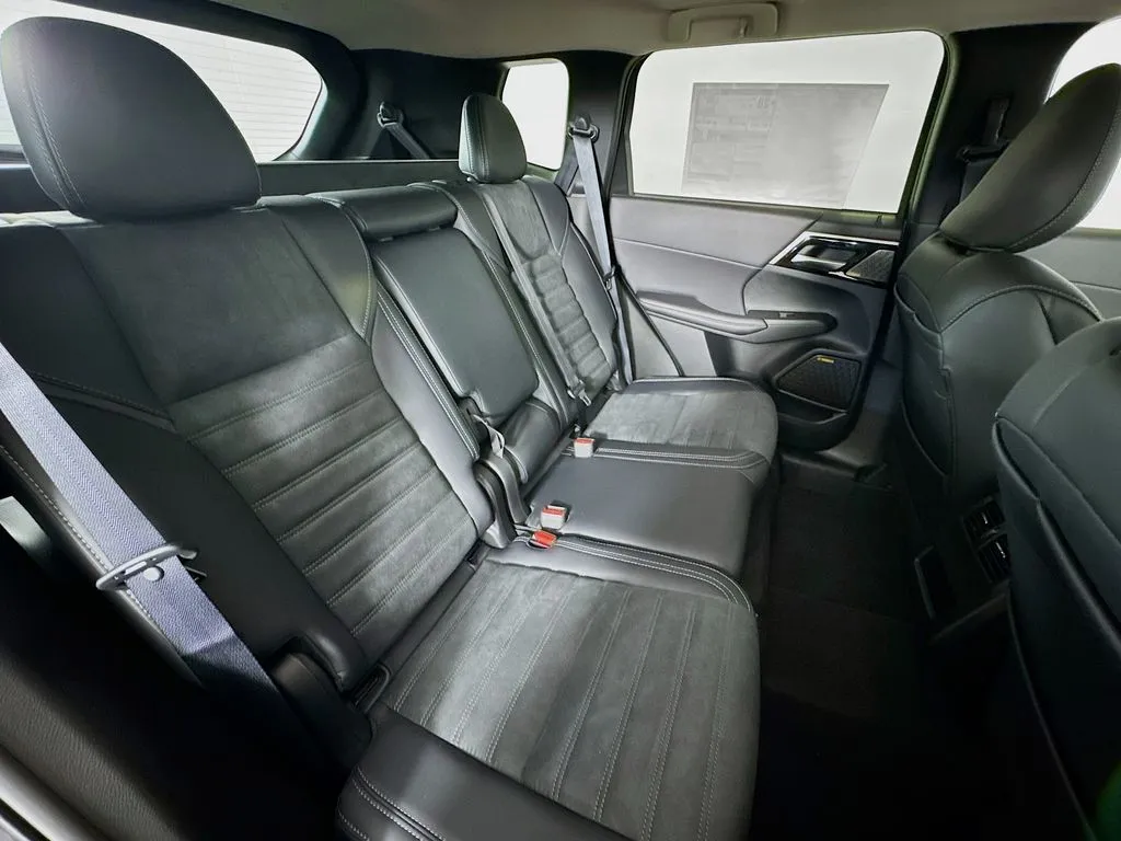 2026 Mitsubishi Outlander SE - Photo 30