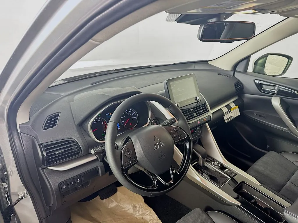 2026 Mitsubishi Eclipse Cross SE - Photo 9