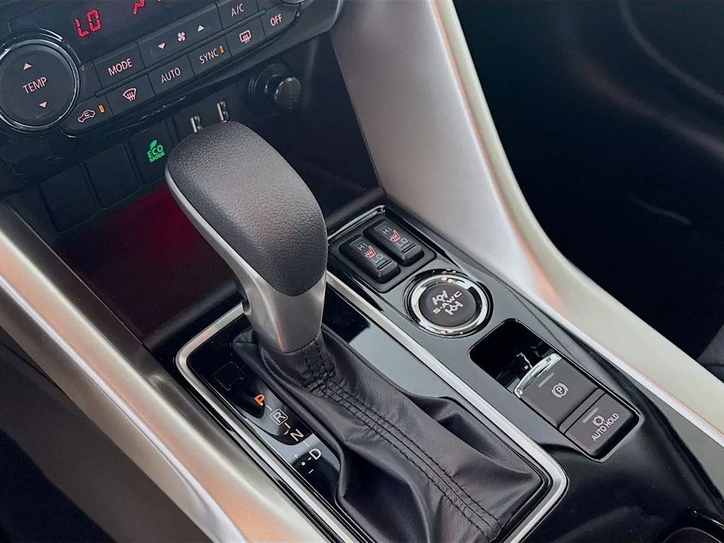 2026 Mitsubishi Eclipse Cross SE - Photo 16