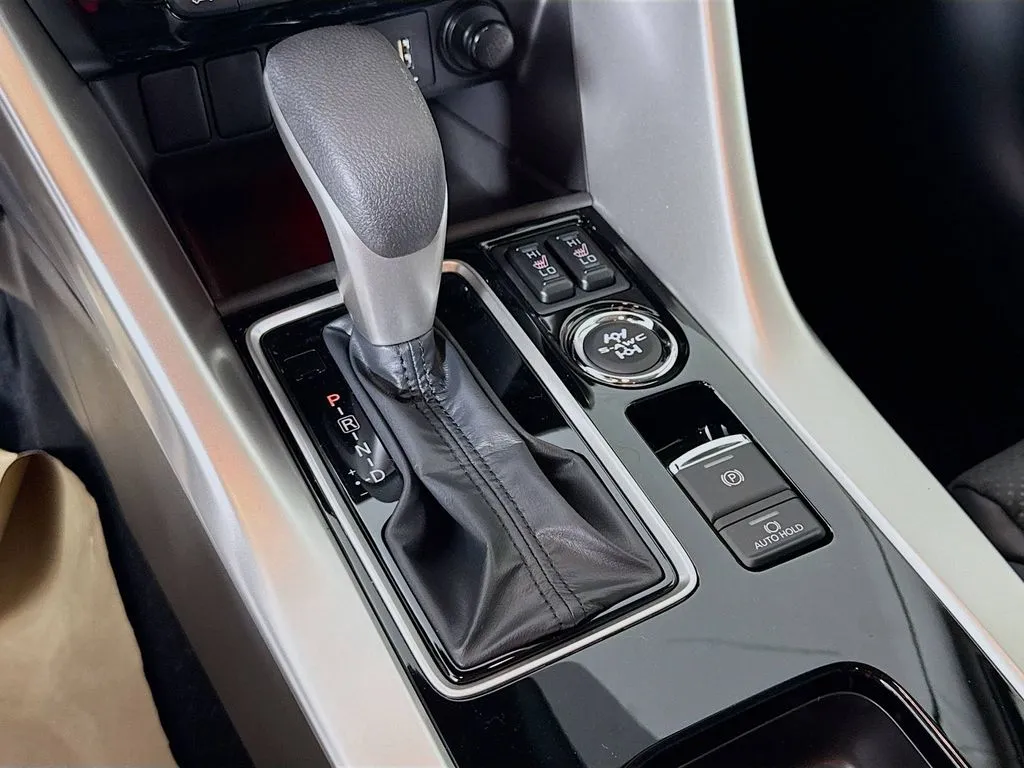 2026 Mitsubishi Eclipse Cross SE - Photo 16