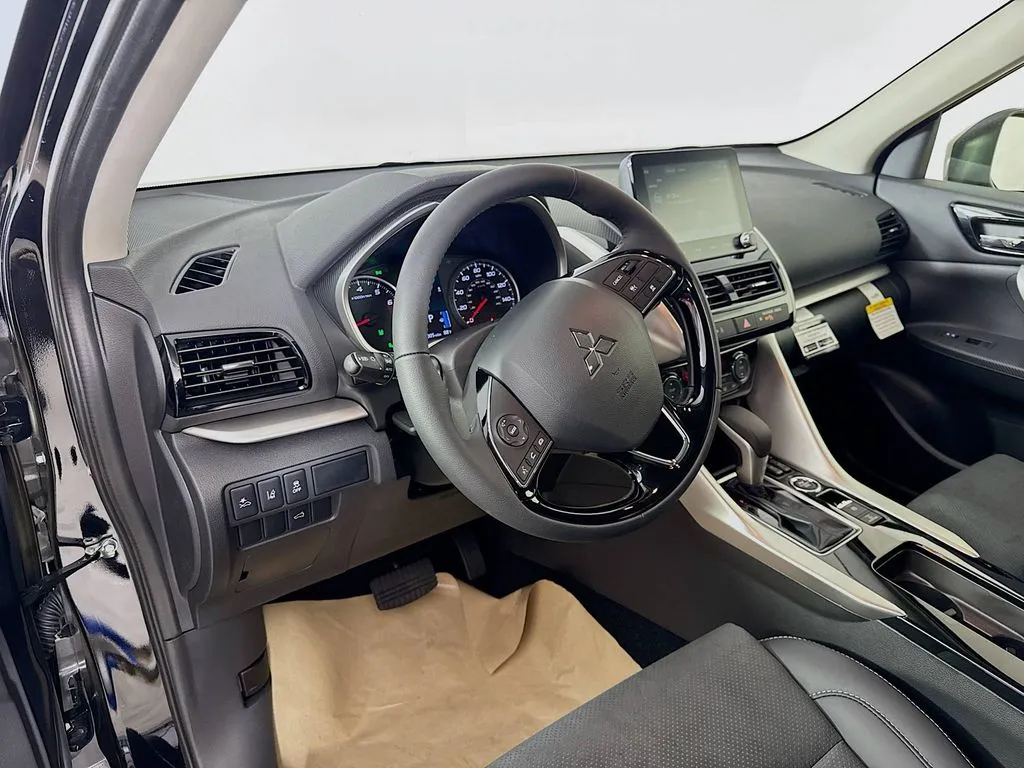 2026 Mitsubishi Eclipse Cross SE - Photo 9