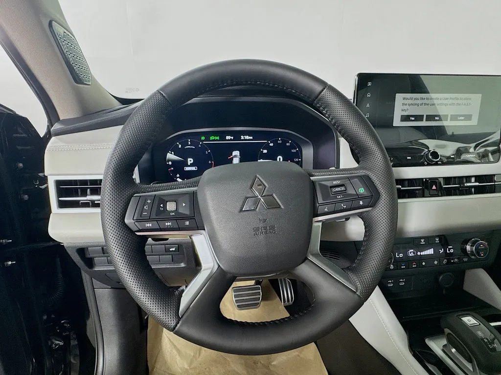 2025 Mitsubishi Outlander SEL Platinum Edition - Photo 11