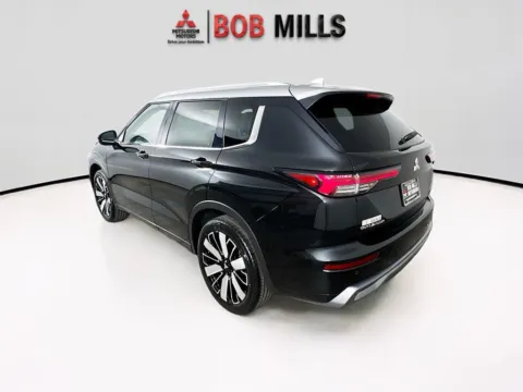 More photos of 2025 Mitsubishi Outlander Platinum Edition at Bob Mills Mitsubishi-Myrtle Beach, SC