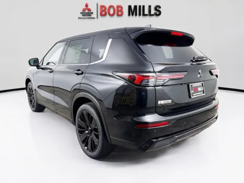 More photos of 2026 Mitsubishi Outlander LE at Bob Mills Mitsubishi-Myrtle Beach, SC