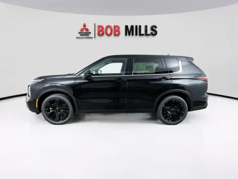 More photos of 2026 Mitsubishi Outlander LE at Bob Mills Mitsubishi-Myrtle Beach, SC