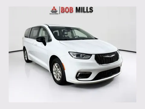 White 2024 Chrysler Pacifica Touring L for sale in Myrtle Beach, SC