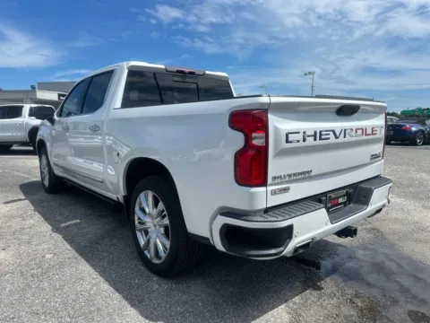 More photos of 2022 Chevrolet Silverado 1500 High Country at Bob Mills Mitsubishi-Myrtle Beach, SC