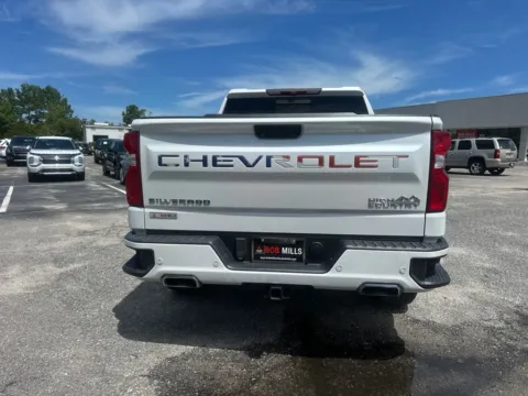 More photos of 2022 Chevrolet Silverado 1500 High Country at Bob Mills Mitsubishi-Myrtle Beach, SC