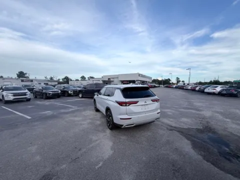 More photos of 2023 Mitsubishi Outlander SE at Bob Mills Mitsubishi-Myrtle Beach, SC