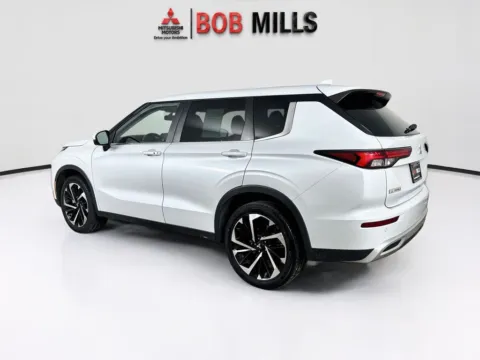 More photos of 2023 Mitsubishi Outlander SE at Bob Mills Mitsubishi-Myrtle Beach, SC