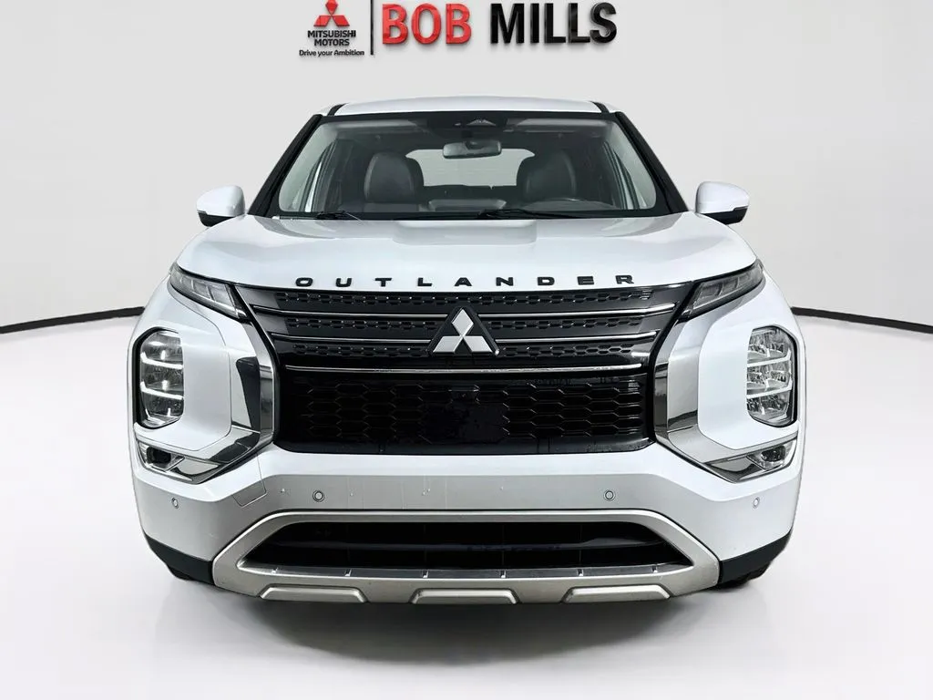 Used 2023 Mitsubishi Outlander SE with VIN JA4J3UA81PZ052020 for sale in Lewistown, MT