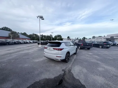 More photos of 2023 Mitsubishi Outlander SE at Bob Mills Mitsubishi-Myrtle Beach, SC