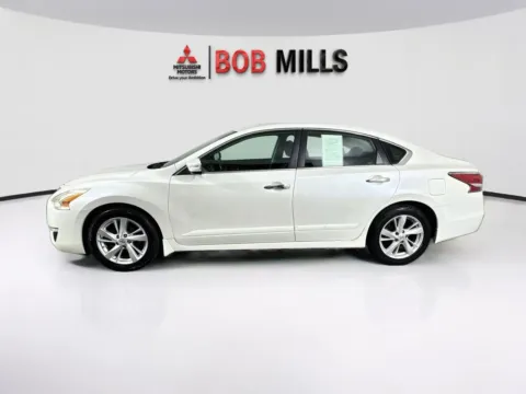 More photos of 2014 Nissan Altima 2.5 SV at Bob Mills Mitsubishi-Myrtle Beach, SC