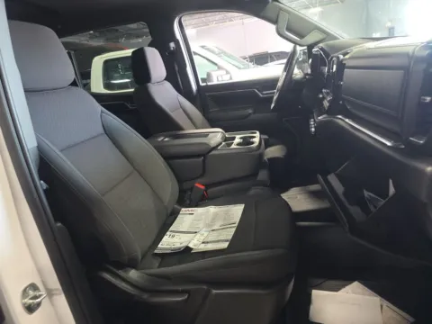 More photos of 2023 GMC Sierra 1500 SLE at Bob Mills Mitsubishi-Myrtle Beach, SC