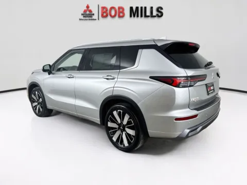 More photos of 2026 Mitsubishi Outlander SEL at Bob Mills Mitsubishi-Myrtle Beach, SC