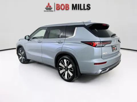 More photos of 2026 Mitsubishi Outlander SEL at Bob Mills Mitsubishi-Myrtle Beach, SC