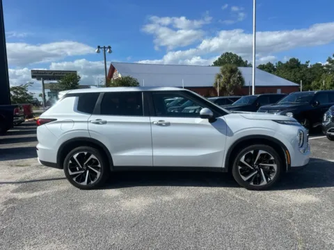 Photos of 2024 Mitsubishi Outlander SE Black Edition w/Pano Roof for sale in Myrtle Beach, SC at Bob Mills Mitsubishi-Myrtle Beach