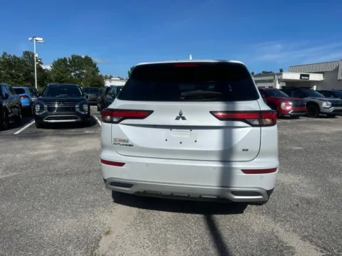 More photos of 2024 Mitsubishi Outlander SE Black Edition w/Pano Roof at Bob Mills Mitsubishi-Myrtle Beach, SC