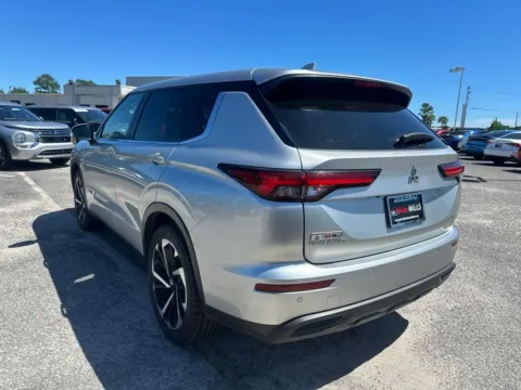 More photos of 2024 Mitsubishi Outlander SE Black Edition w/Pano Roof at Bob Mills Mitsubishi-Myrtle Beach, SC