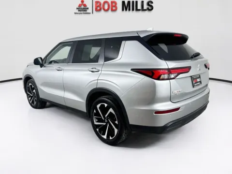 More photos of 2024 Mitsubishi Outlander SE Black Edition w/Pano Roof at Bob Mills Mitsubishi-Myrtle Beach, SC