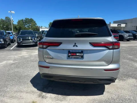 More photos of 2024 Mitsubishi Outlander SE Black Edition w/Pano Roof at Bob Mills Mitsubishi-Myrtle Beach, SC