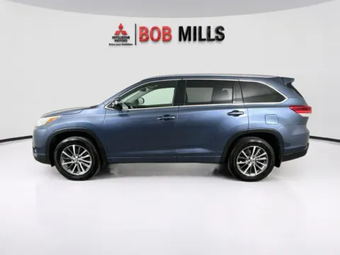 More photos of 2017 Toyota Highlander XLE at Bob Mills Mitsubishi-Myrtle Beach, SC