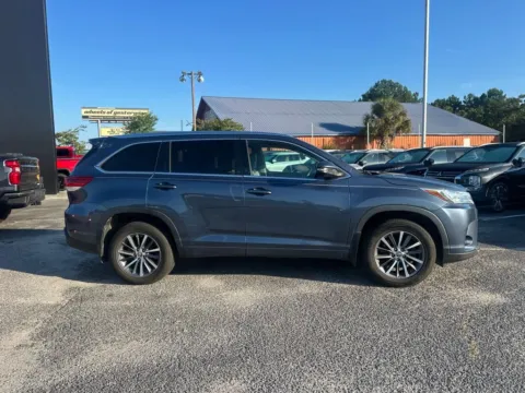 Photos of 2017 Toyota Highlander XLE for sale in Myrtle Beach, SC at Bob Mills Mitsubishi-Myrtle Beach