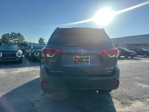 More photos of 2017 Toyota Highlander XLE at Bob Mills Mitsubishi-Myrtle Beach, SC