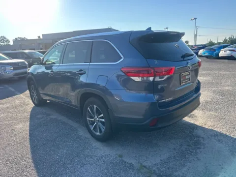 More photos of 2017 Toyota Highlander XLE at Bob Mills Mitsubishi-Myrtle Beach, SC