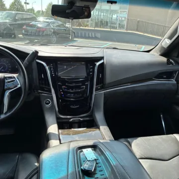 More photos of 2017 Cadillac Escalade Platinum Edition at Bob Mills Mitsubishi-Myrtle Beach, SC