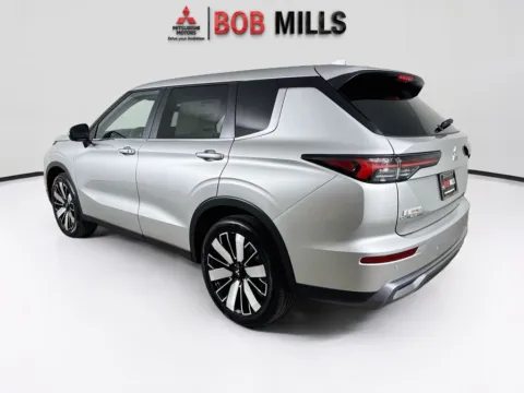 More photos of 2026 Mitsubishi Outlander SE at Bob Mills Mitsubishi-Myrtle Beach, SC
