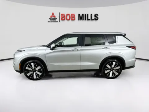 More photos of 2026 Mitsubishi Outlander SE at Bob Mills Mitsubishi-Myrtle Beach, SC