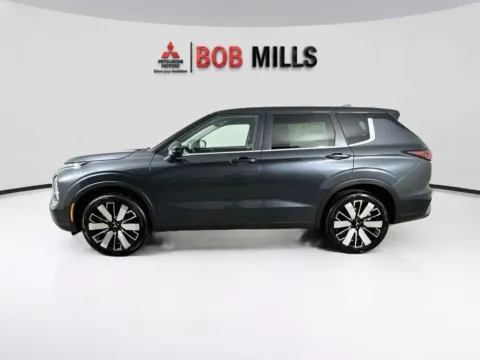 More photos of 2026 Mitsubishi Outlander SE at Bob Mills Mitsubishi-Myrtle Beach, SC