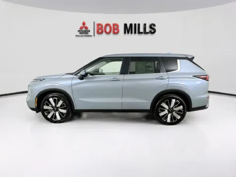 More photos of 2026 Mitsubishi Outlander SE at Bob Mills Mitsubishi-Myrtle Beach, SC