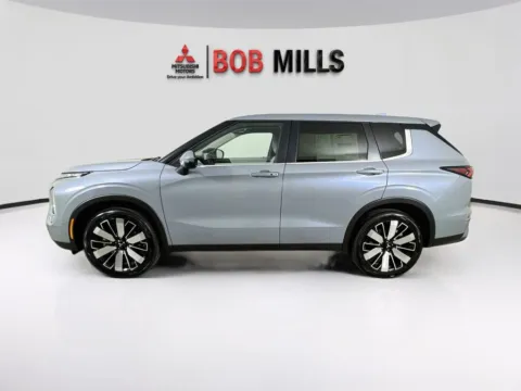 More photos of 2026 Mitsubishi Outlander SE at Bob Mills Mitsubishi-Myrtle Beach, SC