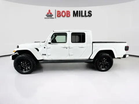 More photos of 2022 Jeep Gladiator Overland at Bob Mills Mitsubishi-Myrtle Beach, SC