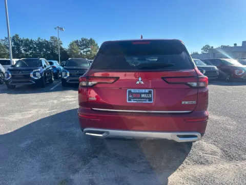 More photos of 2022 Mitsubishi Outlander SE at Bob Mills Mitsubishi-Myrtle Beach, SC