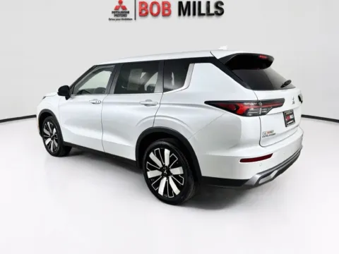 More photos of 2025 Mitsubishi Outlander SE at Bob Mills Mitsubishi-Myrtle Beach, SC