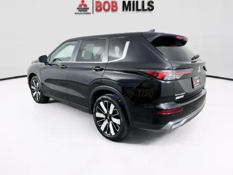 More photos of 2025 Mitsubishi Outlander SE at Bob Mills Mitsubishi-Myrtle Beach, SC