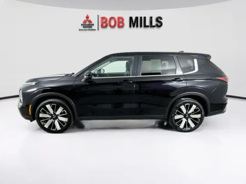 More photos of 2025 Mitsubishi Outlander SE at Bob Mills Mitsubishi-Myrtle Beach, SC