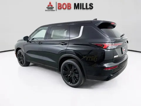 More photos of 2026 Mitsubishi Outlander LE at Bob Mills Mitsubishi-Myrtle Beach, SC