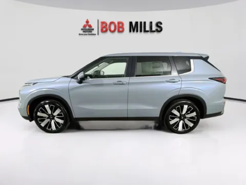 More photos of 2026 Mitsubishi Outlander SE at Bob Mills Mitsubishi-Myrtle Beach, SC