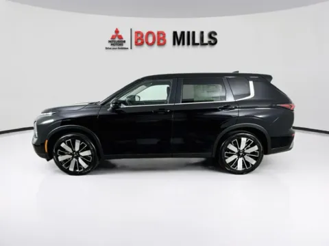 More photos of 2026 Mitsubishi Outlander SE at Bob Mills Mitsubishi-Myrtle Beach, SC
