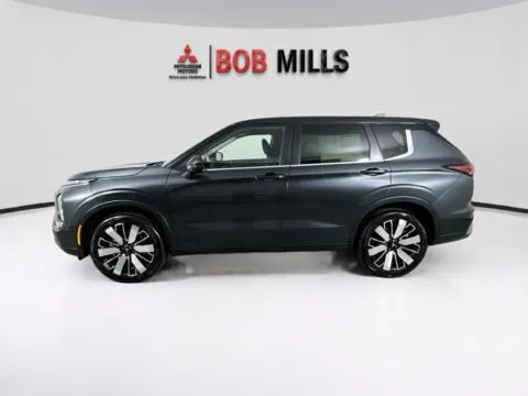 More photos of 2026 Mitsubishi Outlander SE at Bob Mills Mitsubishi-Myrtle Beach, SC