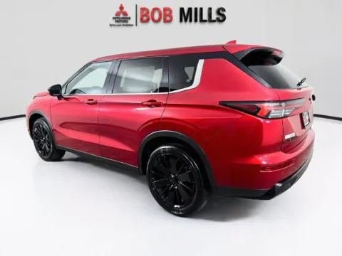 More photos of 2026 Mitsubishi Outlander LE at Bob Mills Mitsubishi-Myrtle Beach, SC