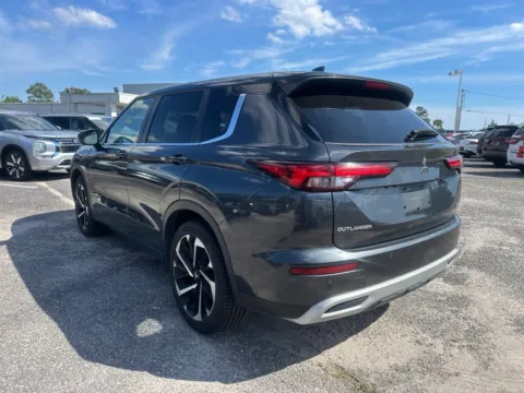 More photos of 2024 Mitsubishi Outlander SE at Bob Mills Mitsubishi-Myrtle Beach, SC