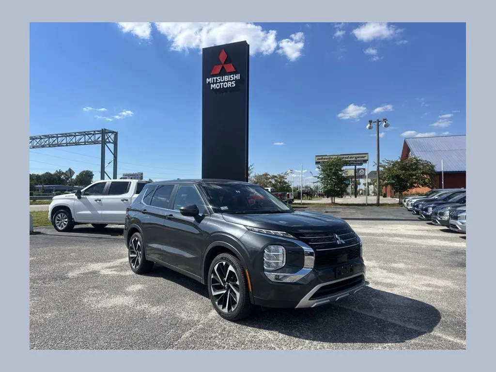 Red 2024 Mitsubishi Outlander SE for sale in Myrtle Beach, SC