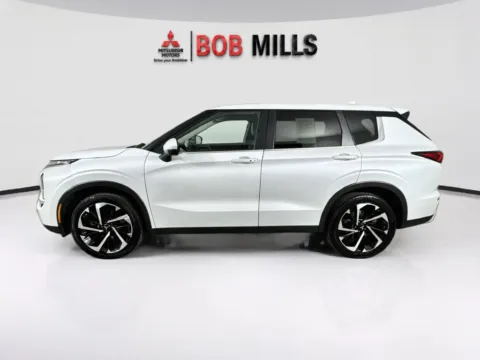 More photos of 2024 Mitsubishi Outlander SE at Bob Mills Mitsubishi-Myrtle Beach, SC